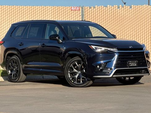 New 2026 Lexus TX 500h AWD w/ Technology Package image 2