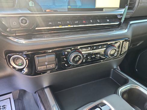 Used 2023 Chevrolet Silverado 1500 LTZ image 31