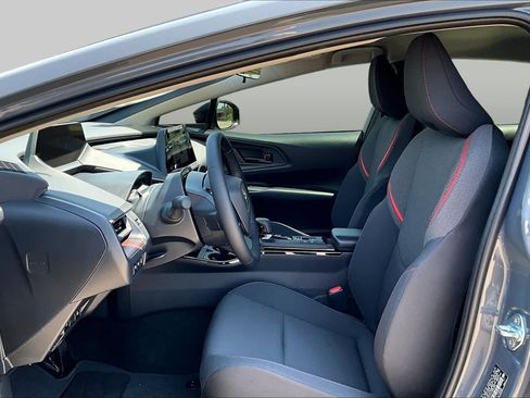 New 2026 Toyota Prius Plug-In Hybrid FWD image 9