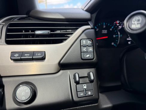 Used 2020 GMC Yukon Denali w/ Denali Ultimate Package RWD image 18