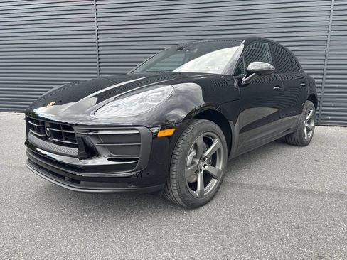 Certified 2026 Porsche Macan AWD/4WD image 1