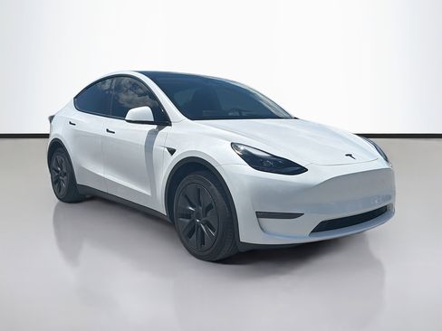 Used 2025 Tesla Model Y Long Range AWD/4WD image 7