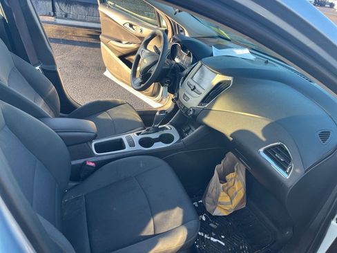Used 2017 Chevrolet Cruze LS image 19