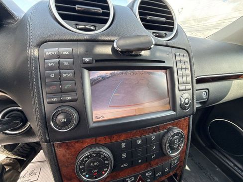 Used 2011 Mercedes-Benz GL 450 4MATIC image 24