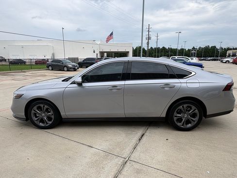 Certified 2023 Honda Accord EX image 5