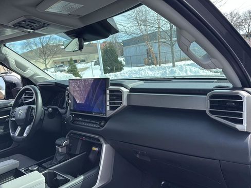 Used 2022 Toyota Tundra Limited AWD/4WD image 16