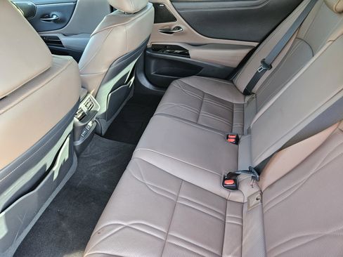 Used 2022 Lexus ES 350 Ultra Luxury image 31