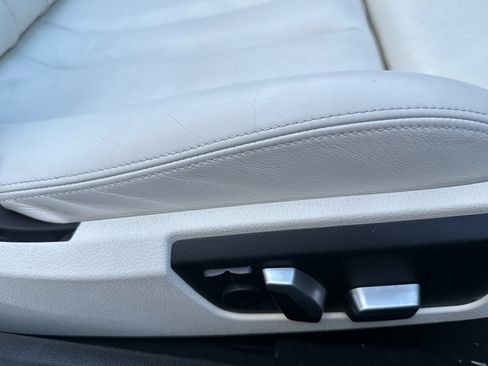 Used 2018 BMW M4 Convertible w/ Executive Package RWD image 23