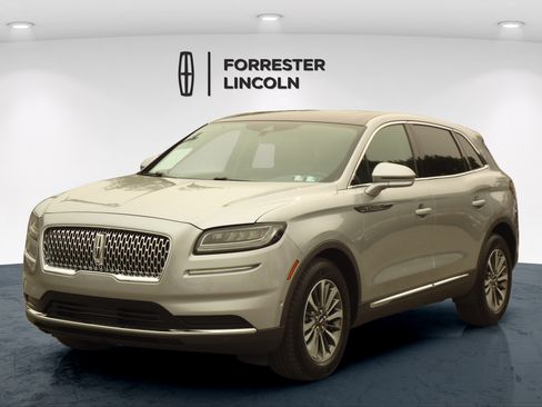 Used 2022 Lincoln Nautilus Reserve AWD/4WD image 7