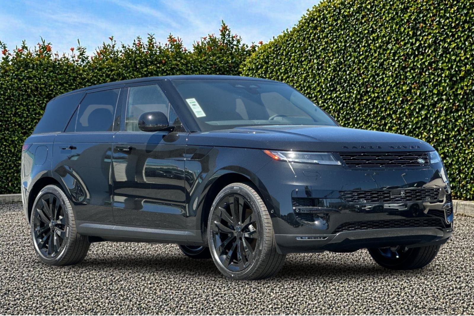 Used 2026 Land Rover Range Rover Sport SE AWD/4WD image 2