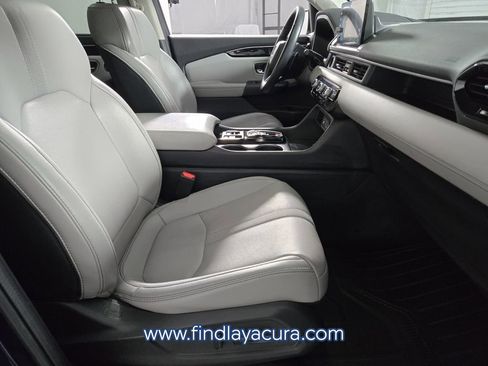 Used 2024 Honda Pilot Touring image 19