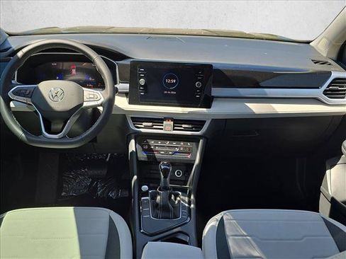 New 2026 Volkswagen Taos SE FWD image 20