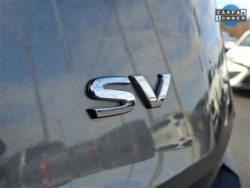 Used 2022 Nissan Rogue SV w/ SV Premium Package image 32