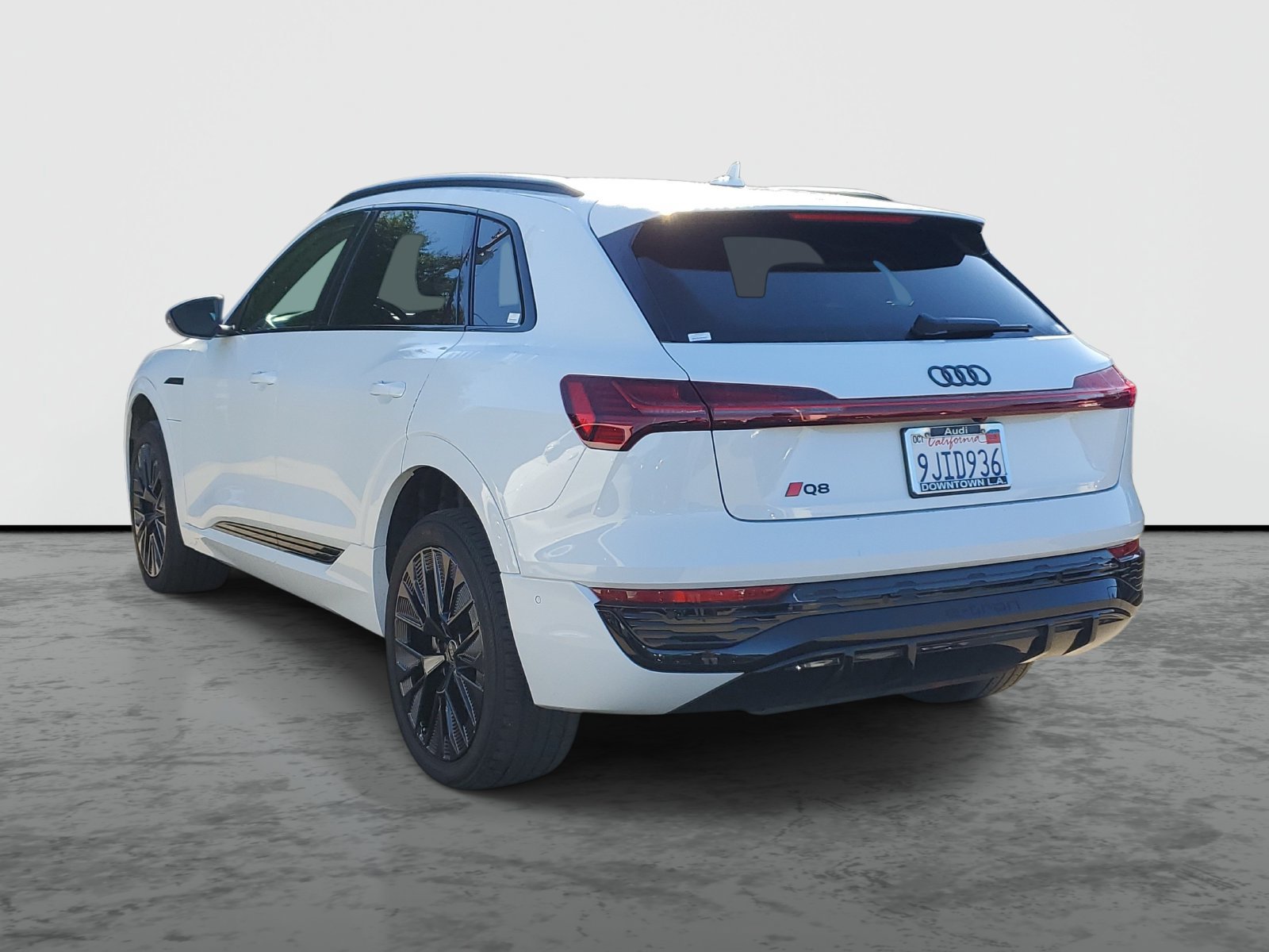 Used 2024 Audi Q8 e-tron Prestige AWD/4WD image 3