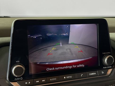 Used 2023 Nissan Rogue SV image 14