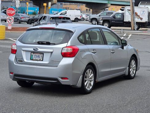 Used 2012 Subaru Impreza 2.0i Premium w/ All-Weather Pkg AWD/4WD image 8