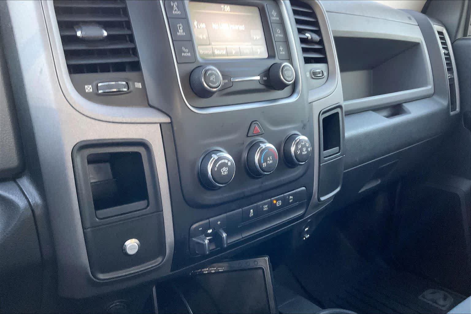 Used 2015 RAM 2500 Tradesman w/ Chrome Appearance Group AWD/4WD image 33