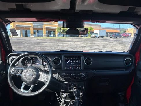 Used 2021 Jeep Wrangler Unlimited Sahara w/ Uconnect 4C Nav & Sound Group AWD/4WD image 10