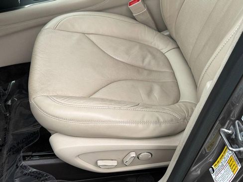 Used 2017 Lincoln MKC Reserve image 24