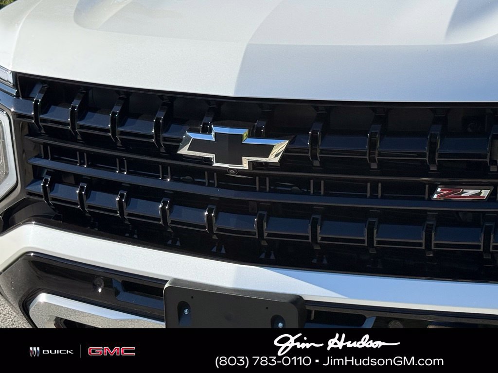 Used 2025 Chevrolet Suburban Z71 w/ Z71 Off-Road Package AWD/4WD image 9