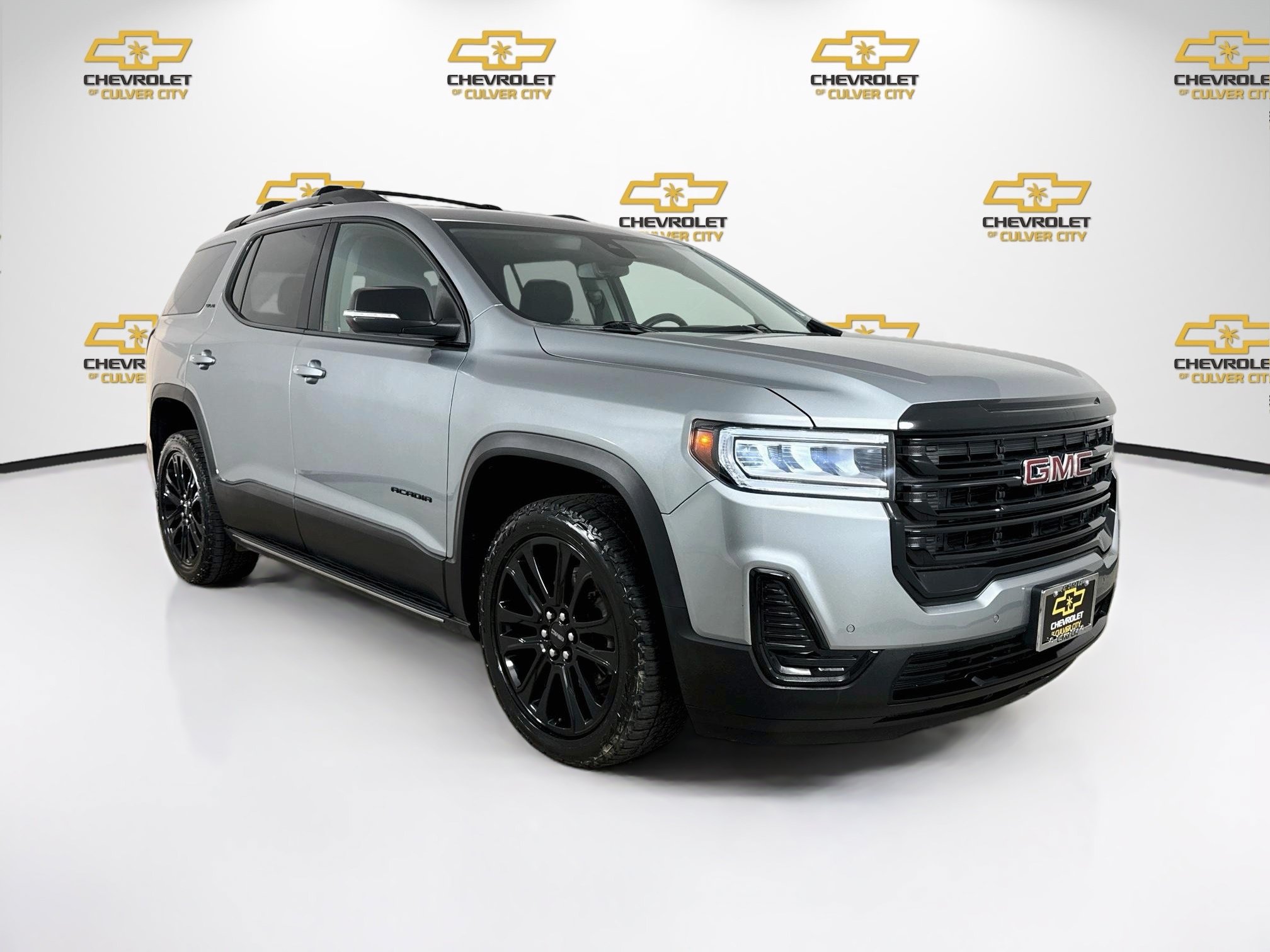 Used 2023 GMC Acadia SLE w/ Driver Convenience Package AWD/4WD image 1