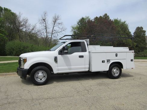 Used 2018 Ford F350 XL w/ Power Equipment Group RWD image 3