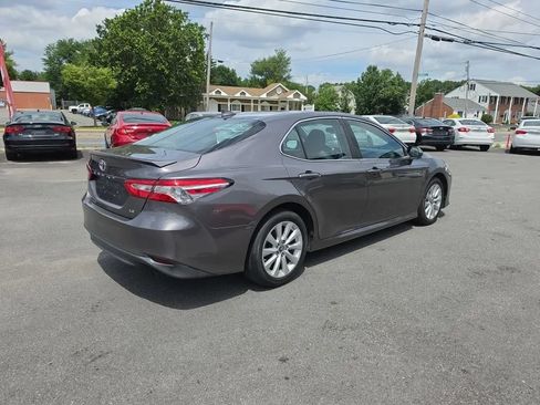Used 2019 Toyota Camry LE w/ Carpet Mat Package FWD image 7