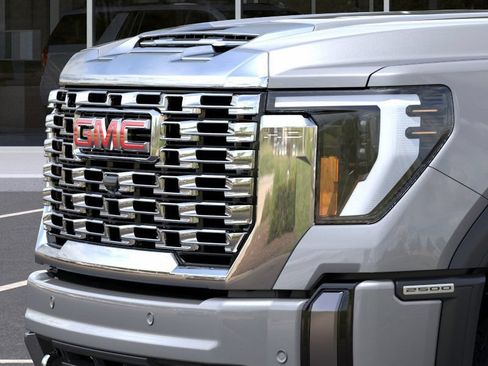 New 2026 GMC Sierra 2500 Denali w/ Denali Reserve Package AWD/4WD image 13