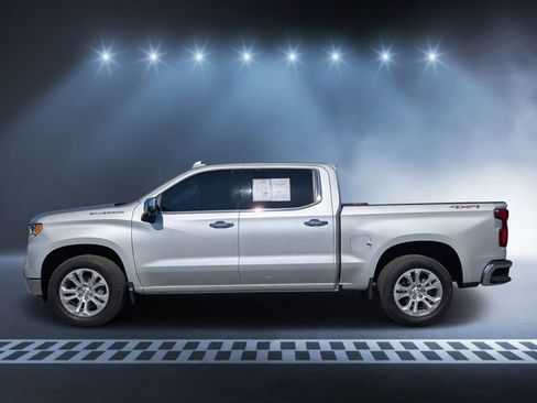 Used 2022 Chevrolet Silverado 1500 LTZ w/ Technology Package AWD/4WD image 6