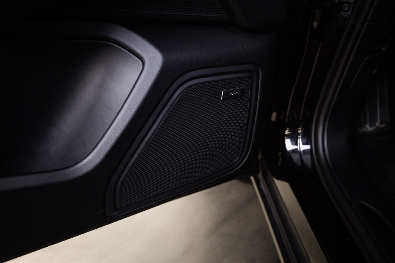 Certified 2025 Porsche Macan AWD/4WD image 21