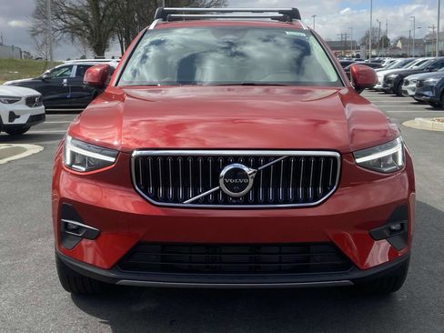 New 2025 Volvo XC40 B5 Plus w/ Climate Package image 2