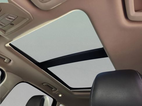 Used 2017 Ford Escape Titanium image 25