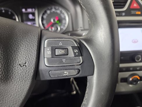 Used 2016 Volkswagen Eos Komfort FWD image 17