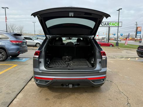 Used 2022 Volkswagen Atlas Cross Sport SE image 13