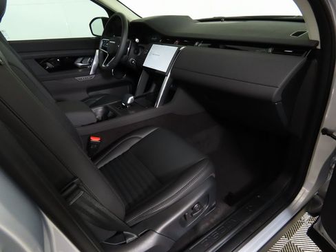 Certified 2024 Land Rover Discovery Sport S image 18