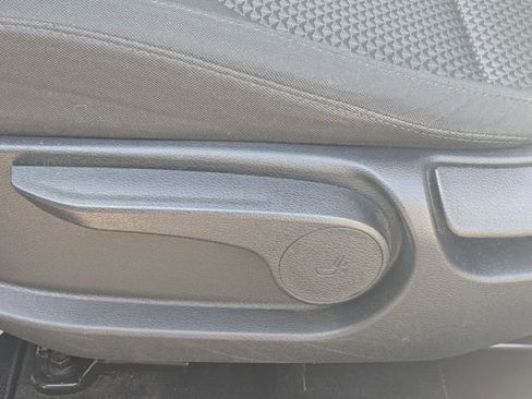 Used 2025 Kia Sportage LX image 14