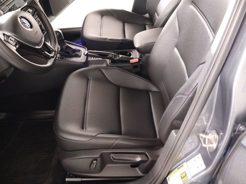 Used 2020 Volkswagen Golf 4-Door FWD image 11