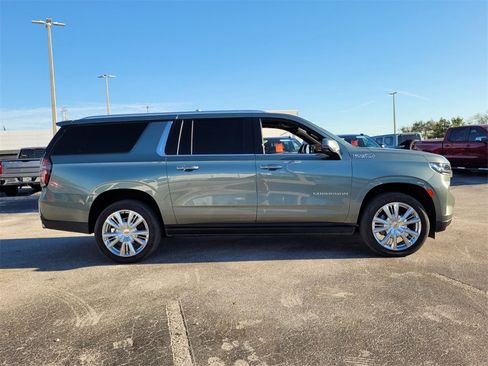 Certified 2024 Chevrolet Suburban High Country image 8