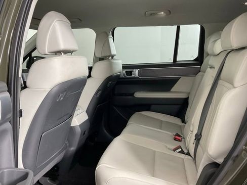 Used 2024 Hyundai Santa Fe SEL image 11