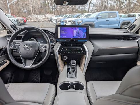 Certified 2023 Toyota Venza XLE image 22