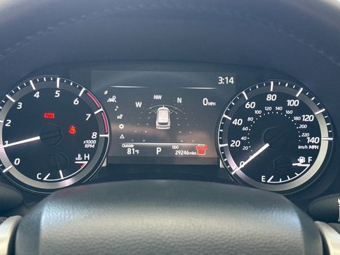 Used 2025 Toyota Highlander LE FWD image 19