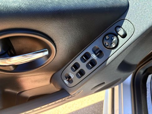 Used 2004 Pontiac Grand Prix GT2 image 26