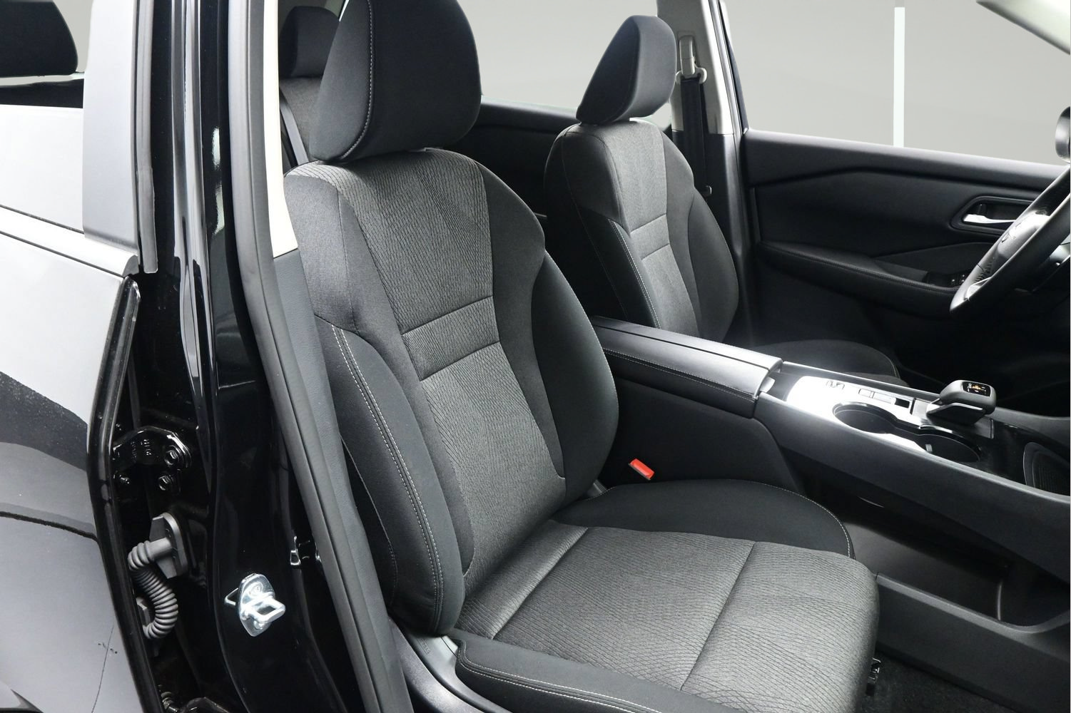 Certified 2026 Nissan Rogue SV w/ Cold Weather Package FWD image 14