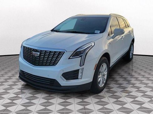 Certified 2023 Cadillac XT5 Luxury FWD image 3