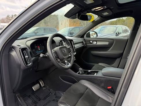Certified 2022 Volvo XC40 P8 Recharge Ultimate image 20