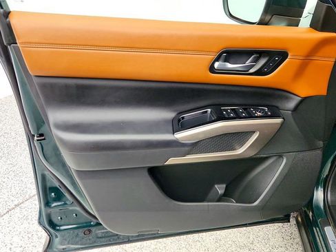 Used 2023 Nissan Pathfinder Platinum w/ Black Appearance Package image 10