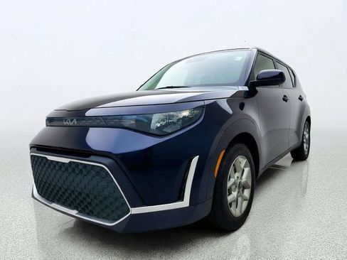 Used 2023 Kia Soul LX w/ LX Technology Package FWD image 5