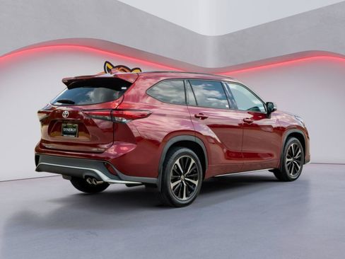 Used 2021 Toyota Highlander XSE AWD/4WD image 5