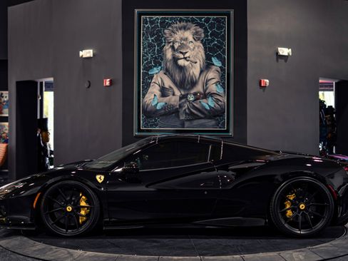 Used 2023 Ferrari F8 Tributo RWD image 16