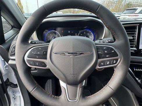 New 2026 Chrysler Pacifica Pinnacle image 18